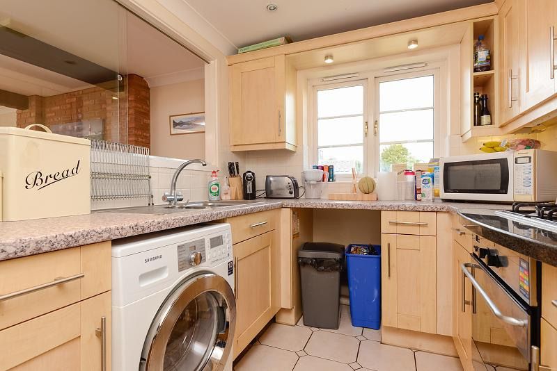 Property photo 3 of 8 1570235