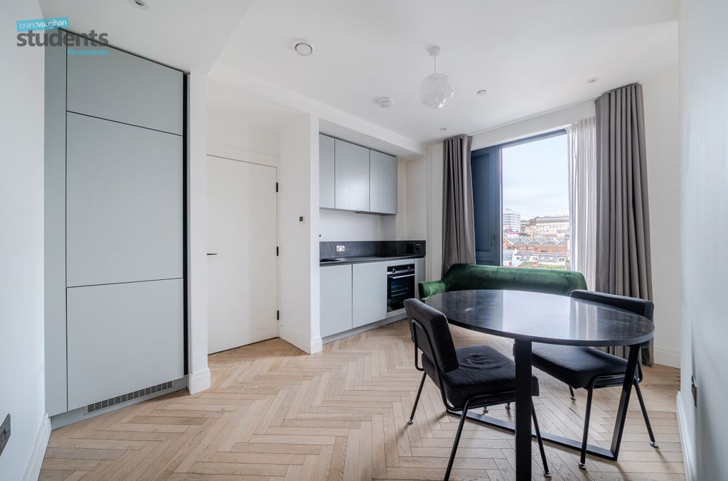 Property photo 3 of 11 Cbcd03d1-3506-4Ac...