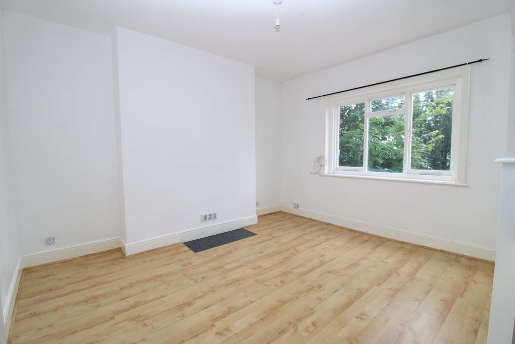Property photo 3 of 8 Image