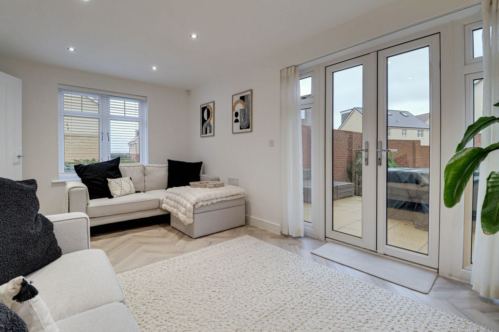 Property photo 3 of 21 Reception Room