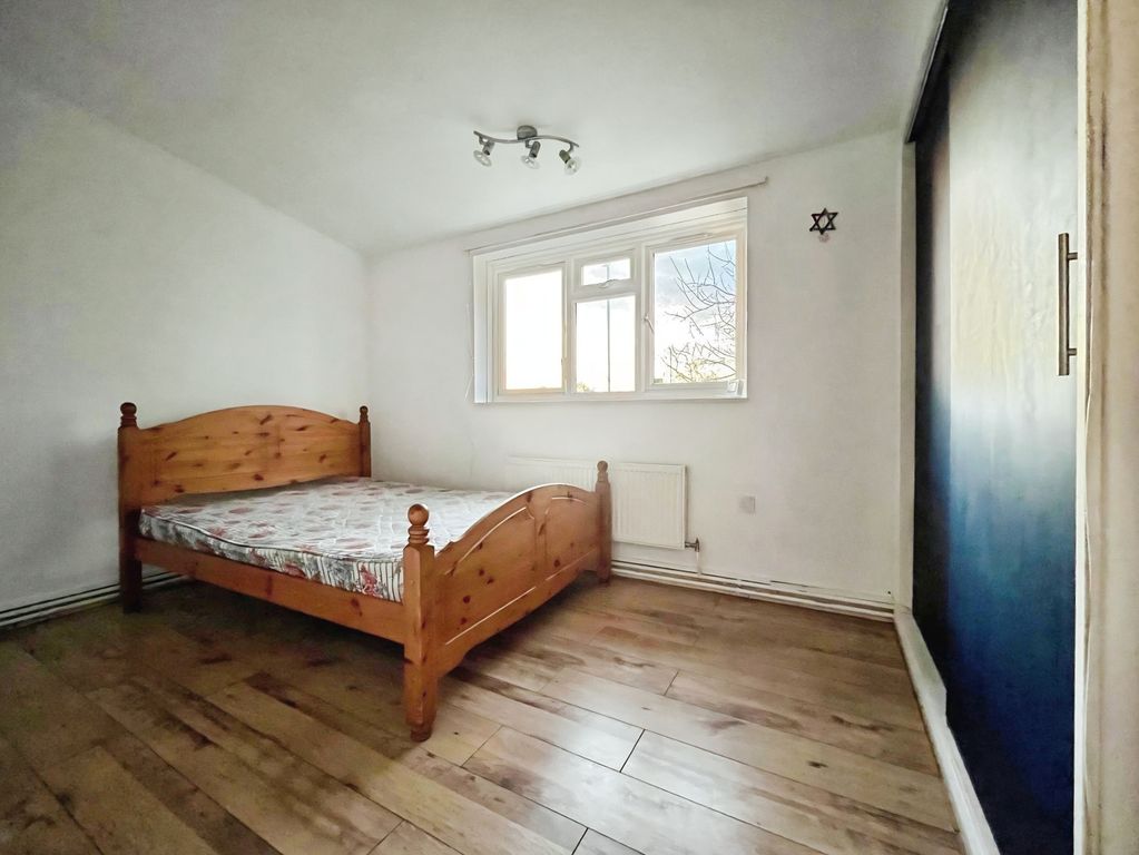 Property photo 1 of 4