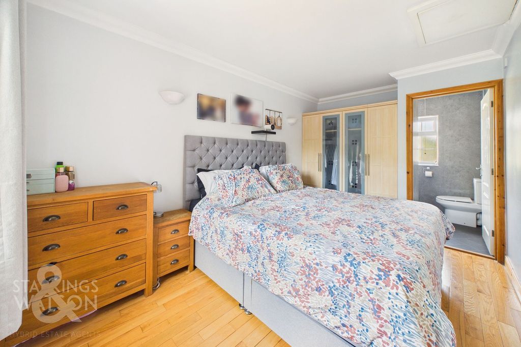 Property photo 3 of 27