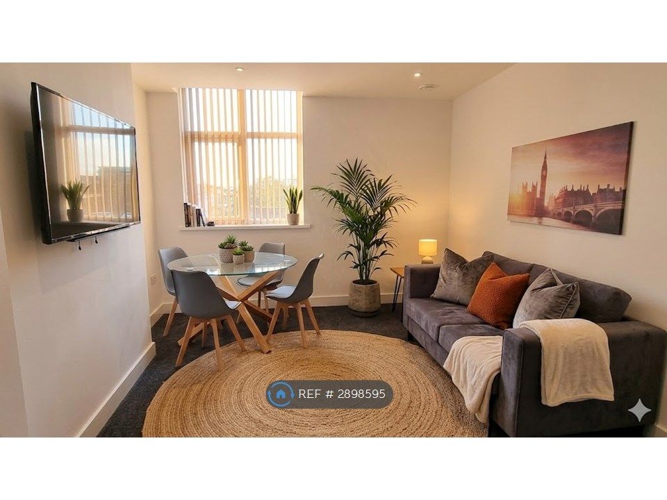 Property photo 1 of 9 Living Room