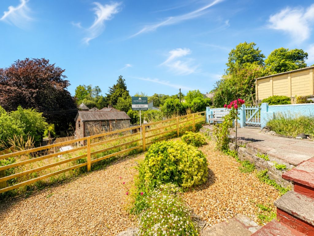 Property photo 3 of 13 Call Tps 01208 872728