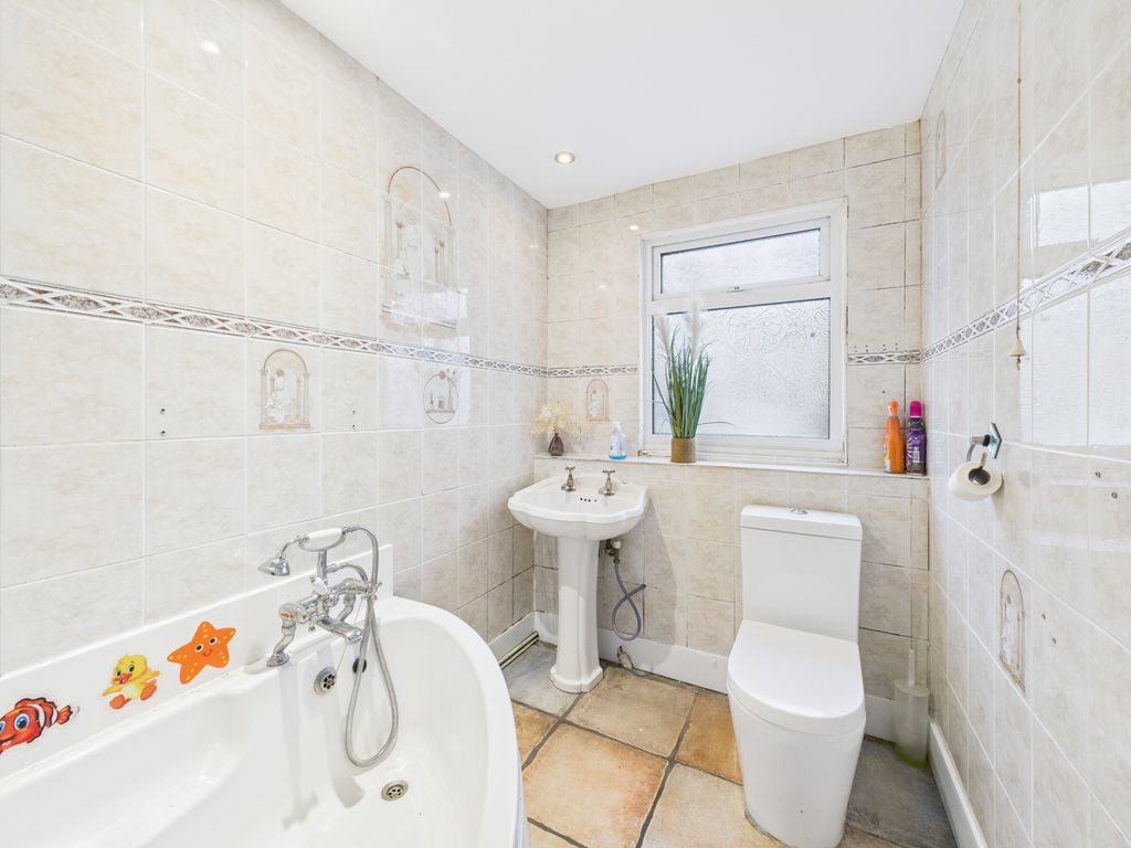 Property photo 2 of 15 Bathroom