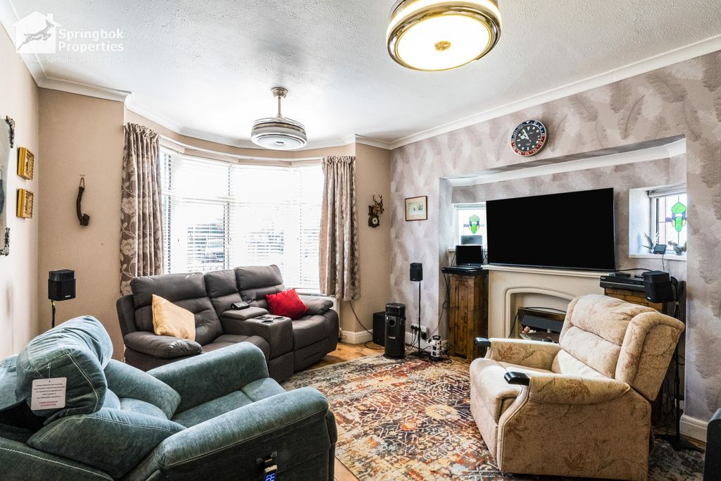 Property photo 3 of 18 Image 2