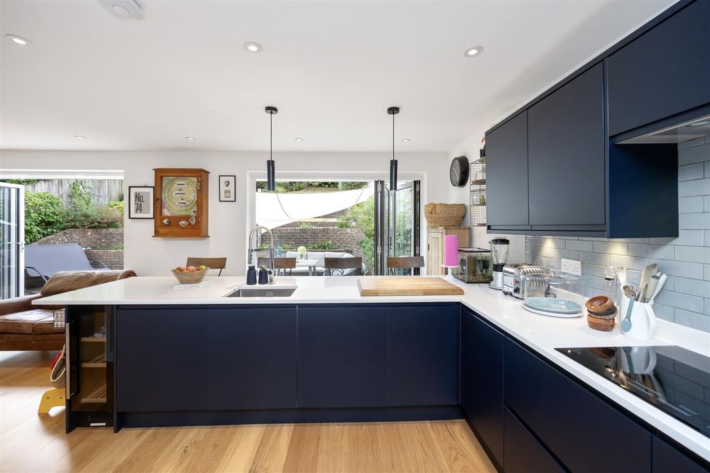 Property photo 1 of 25 Kitchen/Dining Room