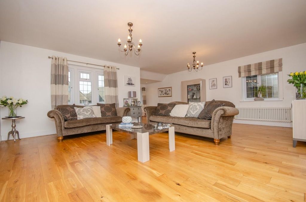 Property photo 3 of 29 Living Room.Jpg