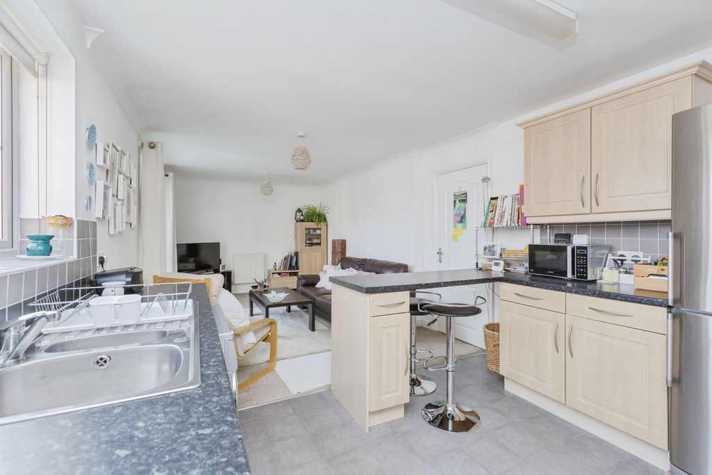 Property photo 2 of 16 Kitchen