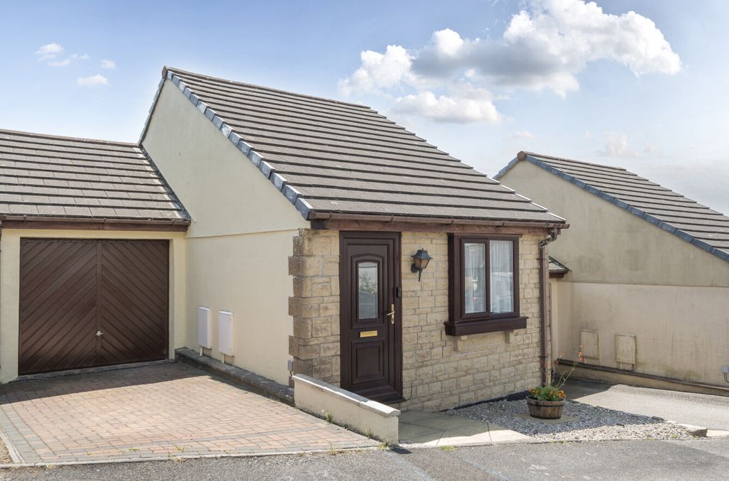 Property photo 1 of 20 1 - 1301844-20-683Df4...