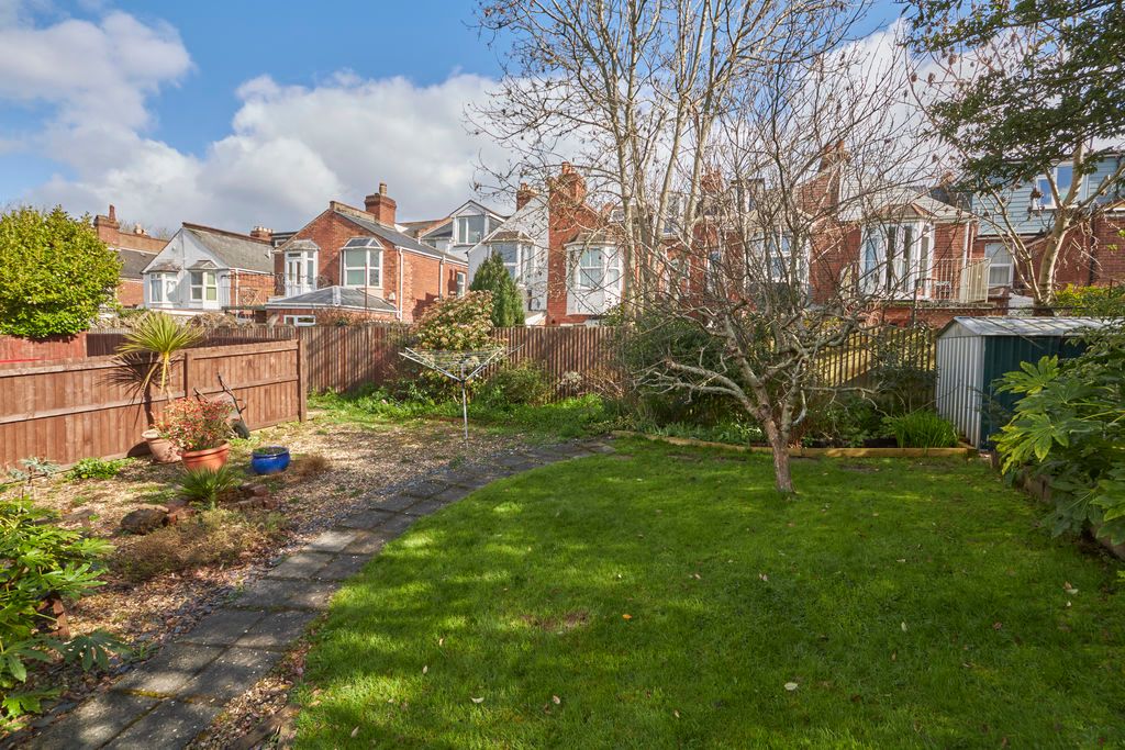 Property photo 2 of 12 Garden