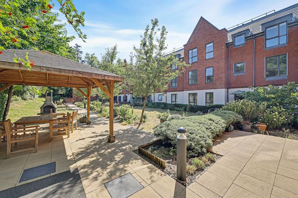 Property photo 1 of 17 07-F9F286776 - Wb - Mcsr - 21 Birch Place - 076-Me