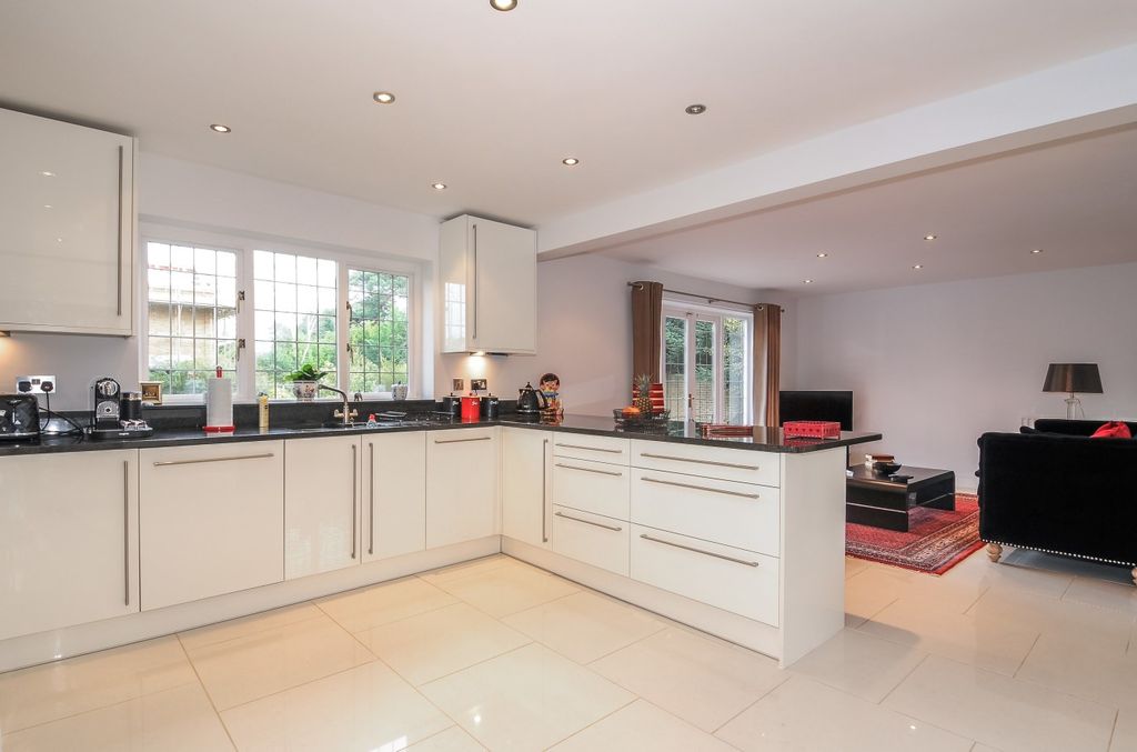 Property photo 3 of 13 2