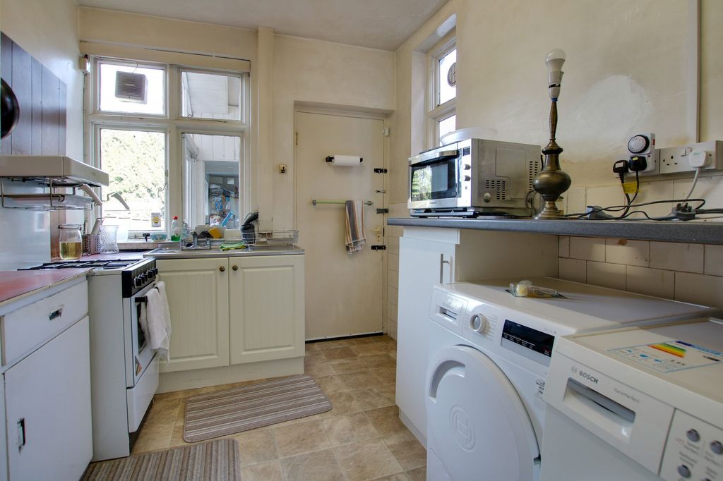 Property photo 3 of 23