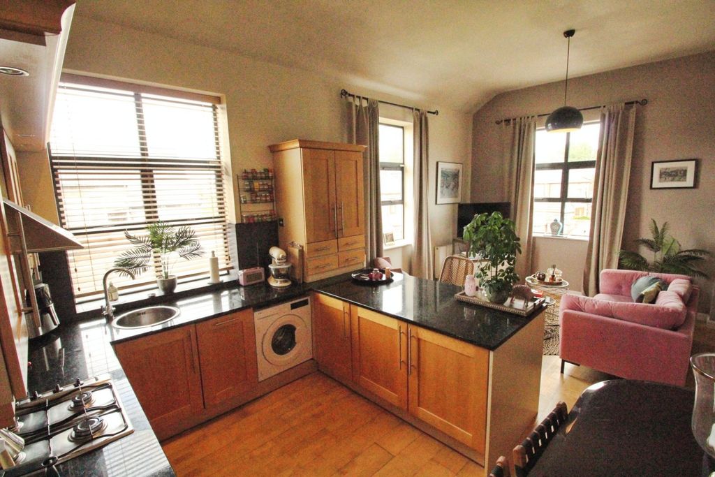 Property photo 2 of 15 Picture No. 02