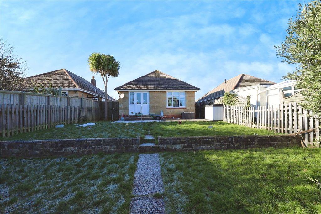 Property photo 2 of 14 Picture No. 17