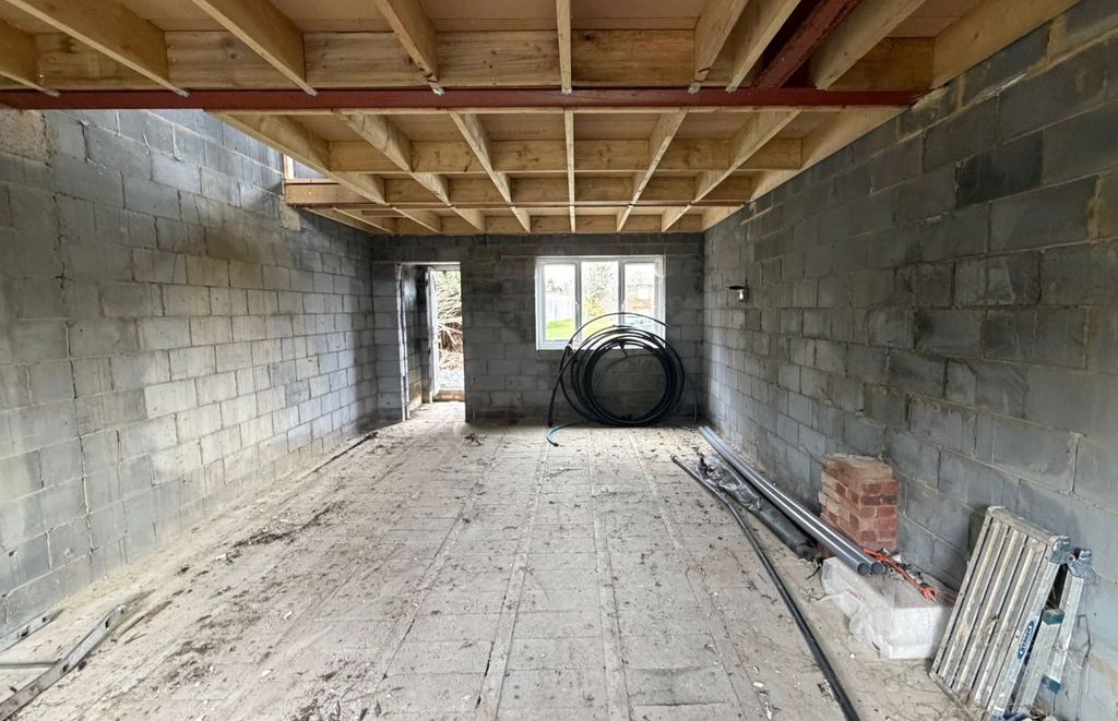 Property photo 2 of 3