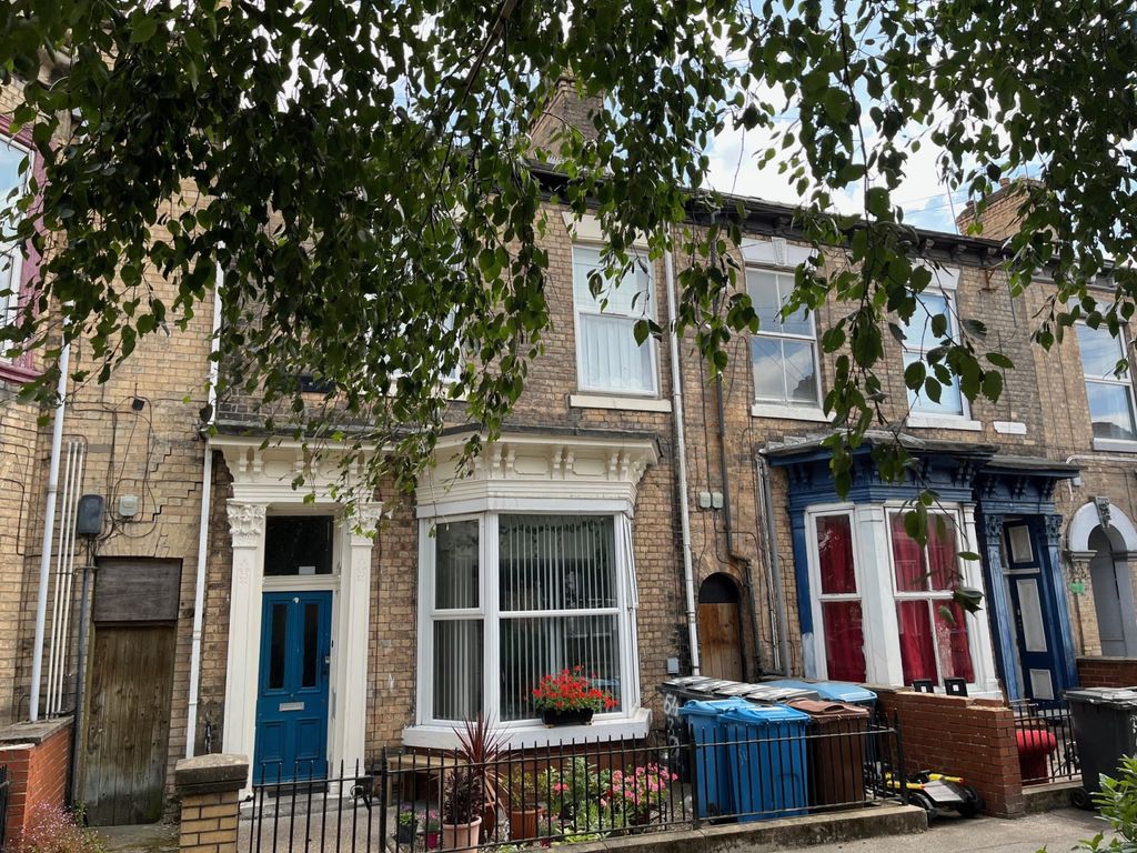 Property photo 1 of 23 3 Self Contained Flats On A Single Freehold
