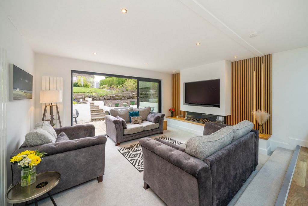 Property photo 2 of 33 Photo 14