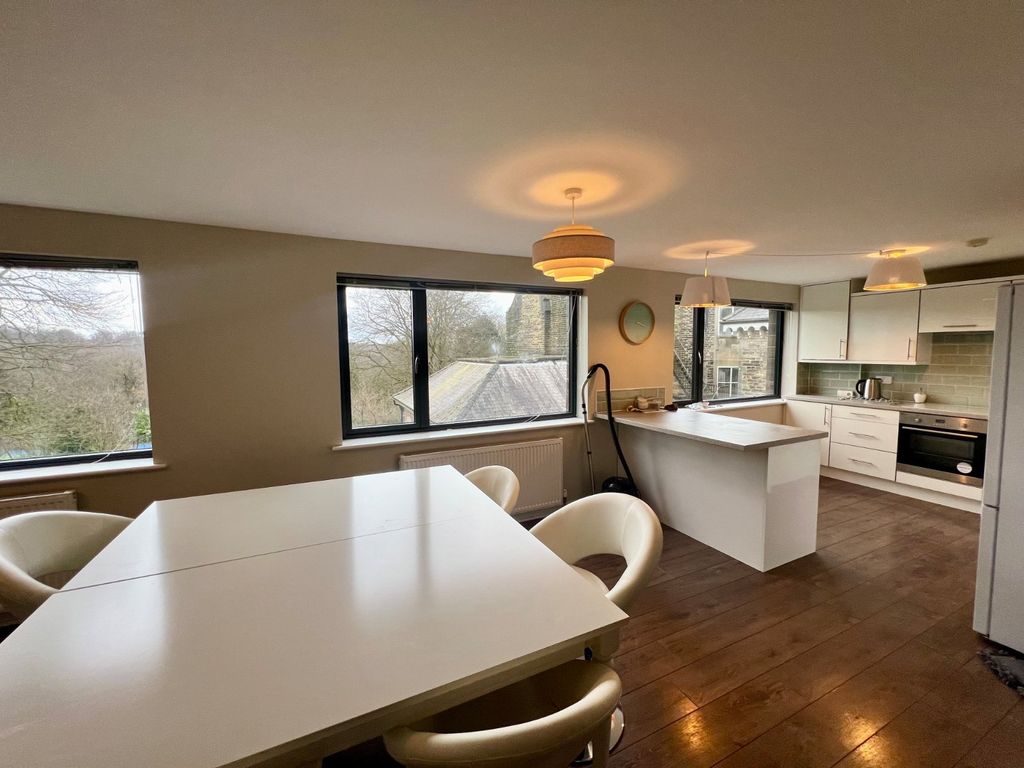 Property photo 2 of 14 Picture No. 27