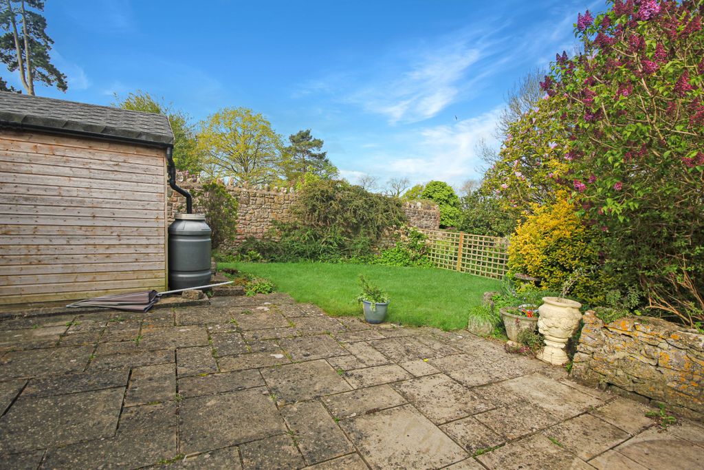 Property photo 2 of 8