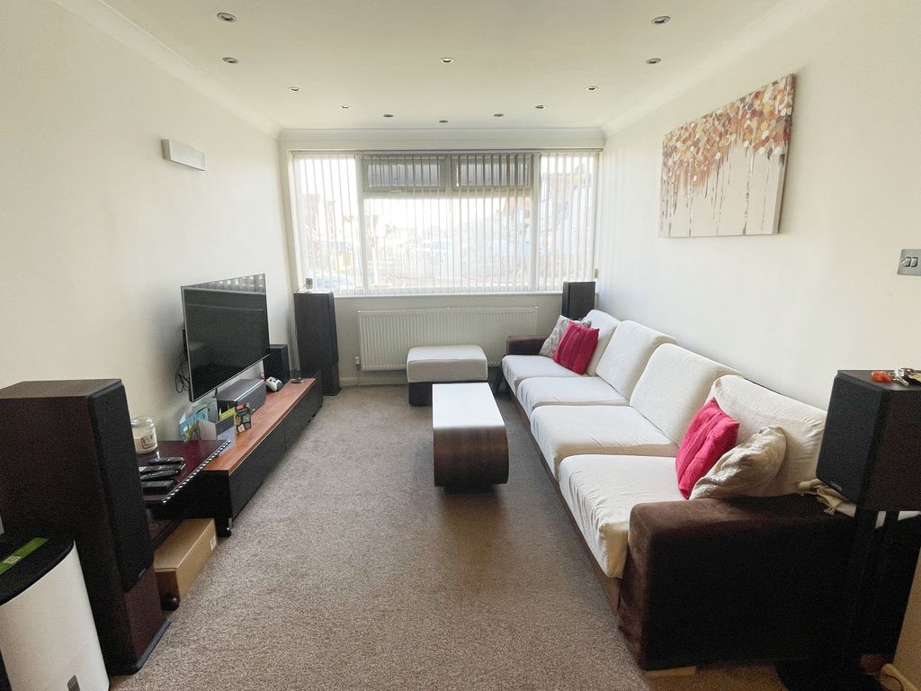 Property photo 2 of 23