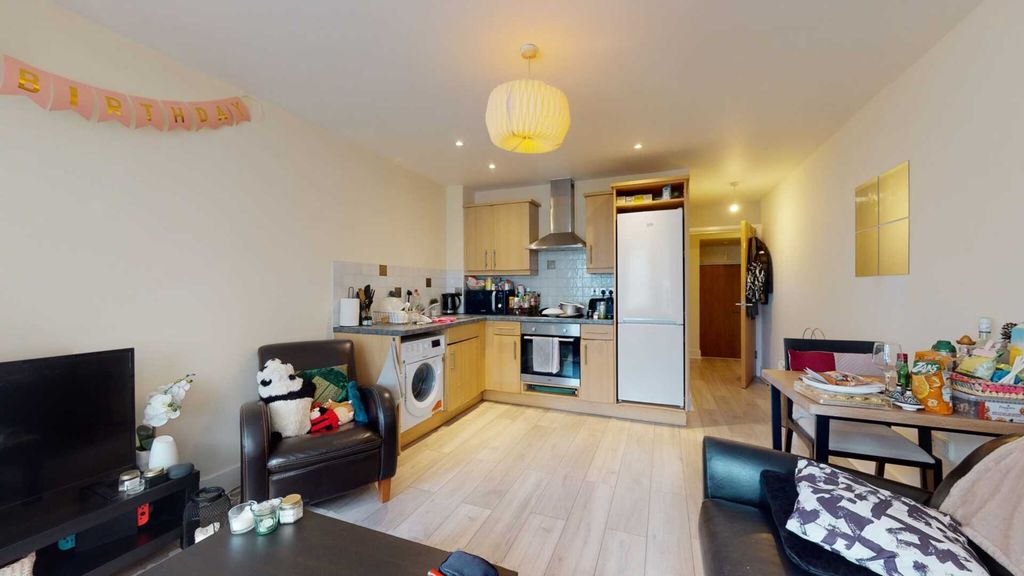 Property photo 2 of 10