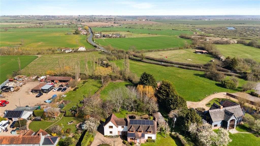 Property photo 3 of 32 Picture 3