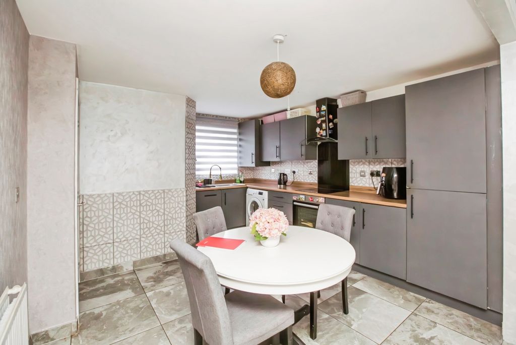 Property photo 3 of 20 Kitchen Diner