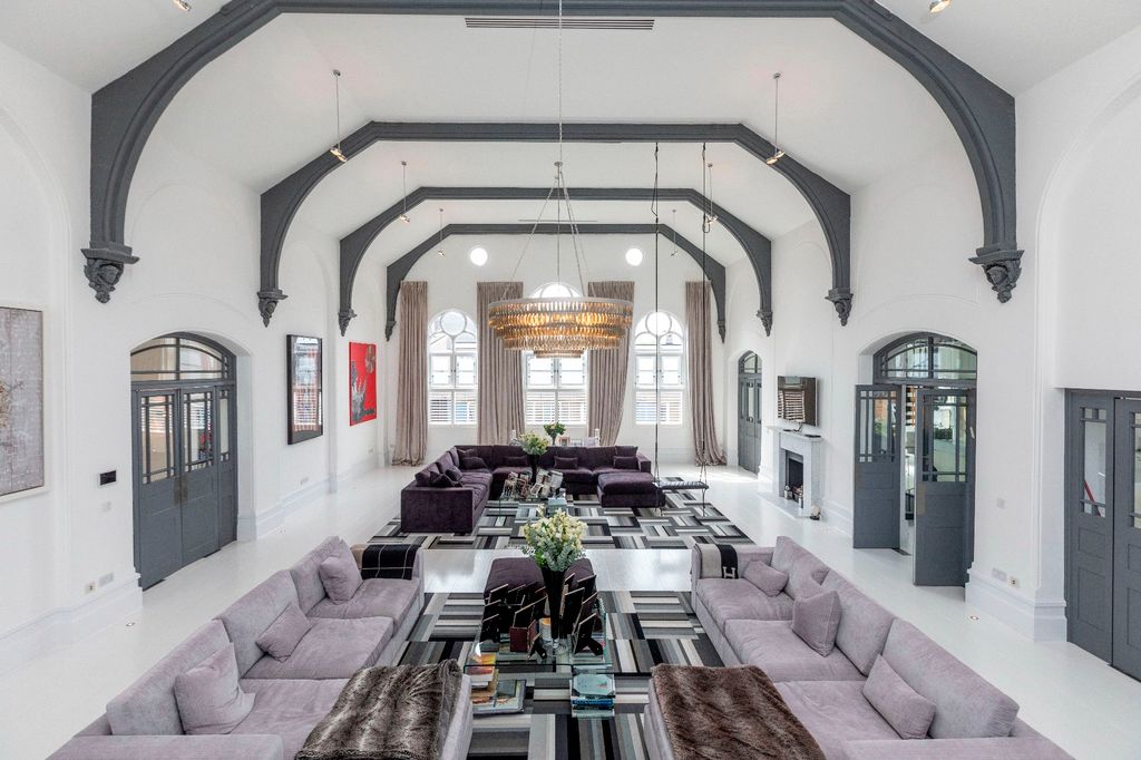 Property photo 1 of 43