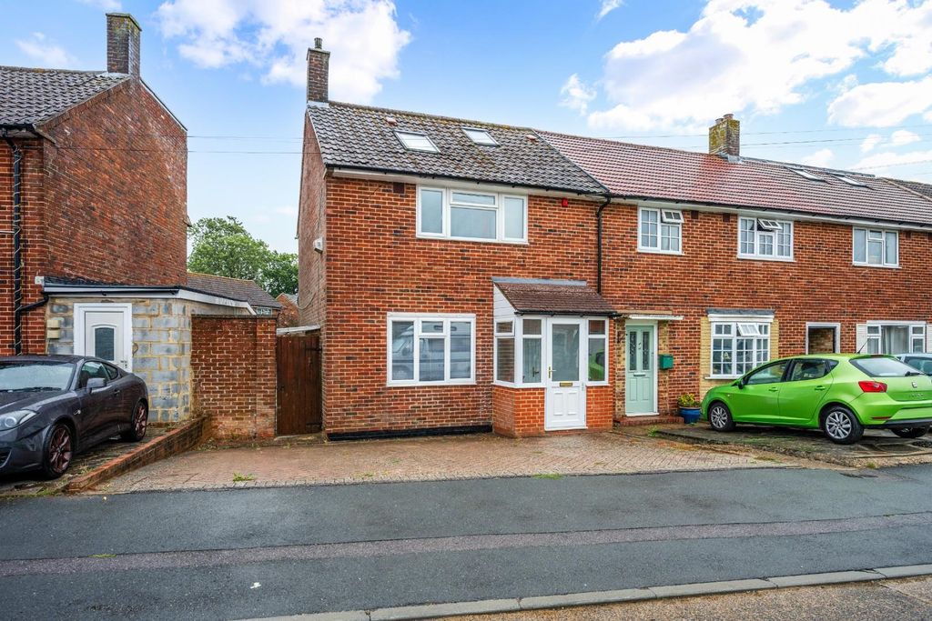 Property photo 1 of 13 Marbles Way