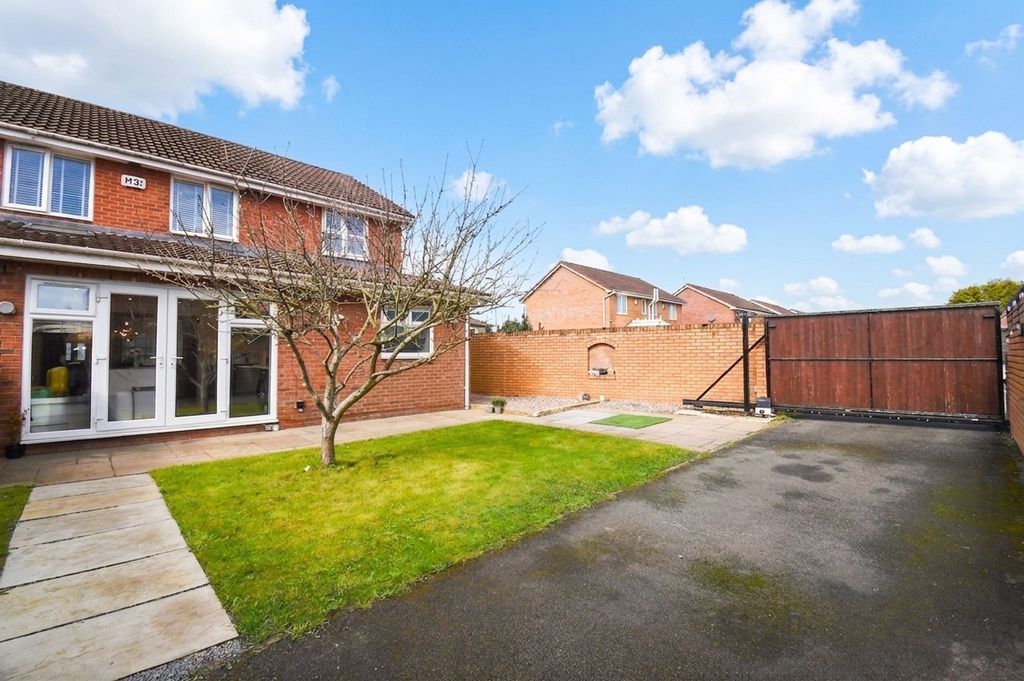 Property photo 3 of 18