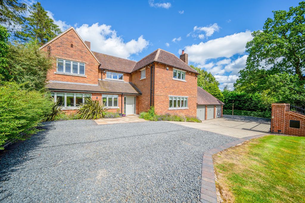 Property photo 2 of 42