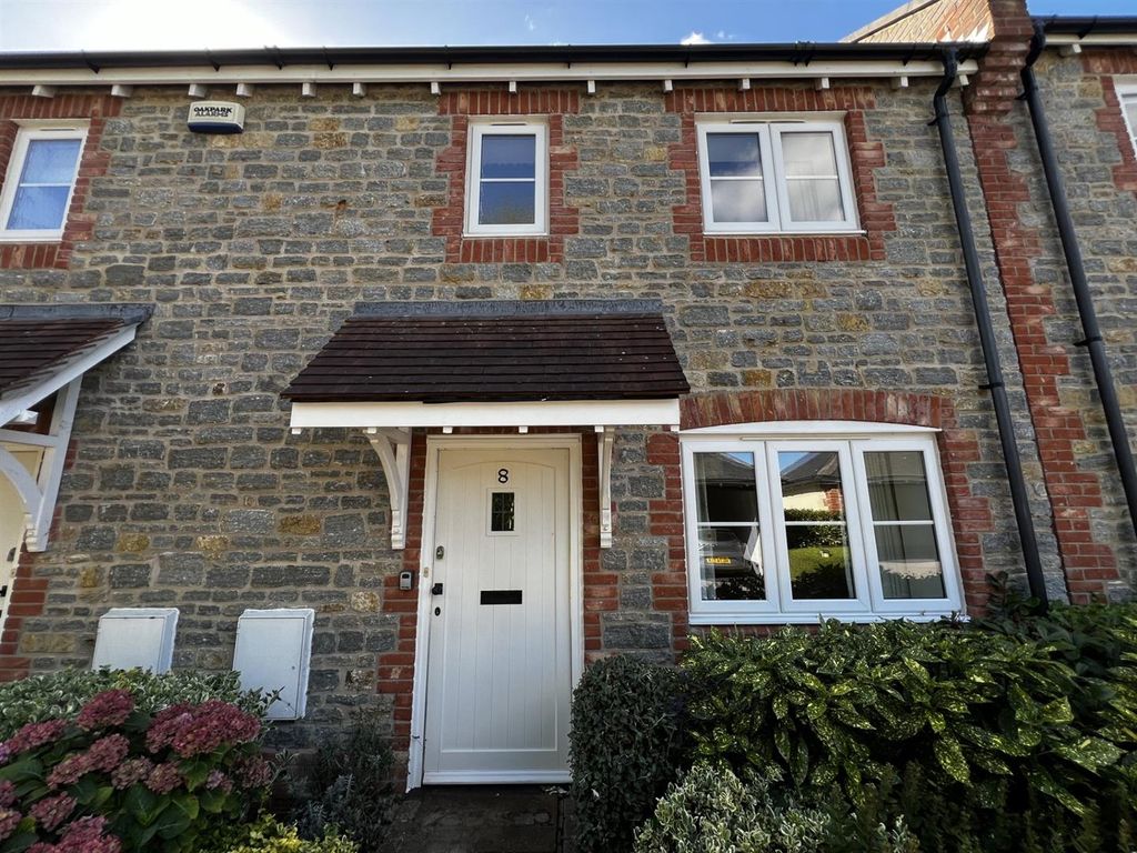 Property photo 1 of 11 Front