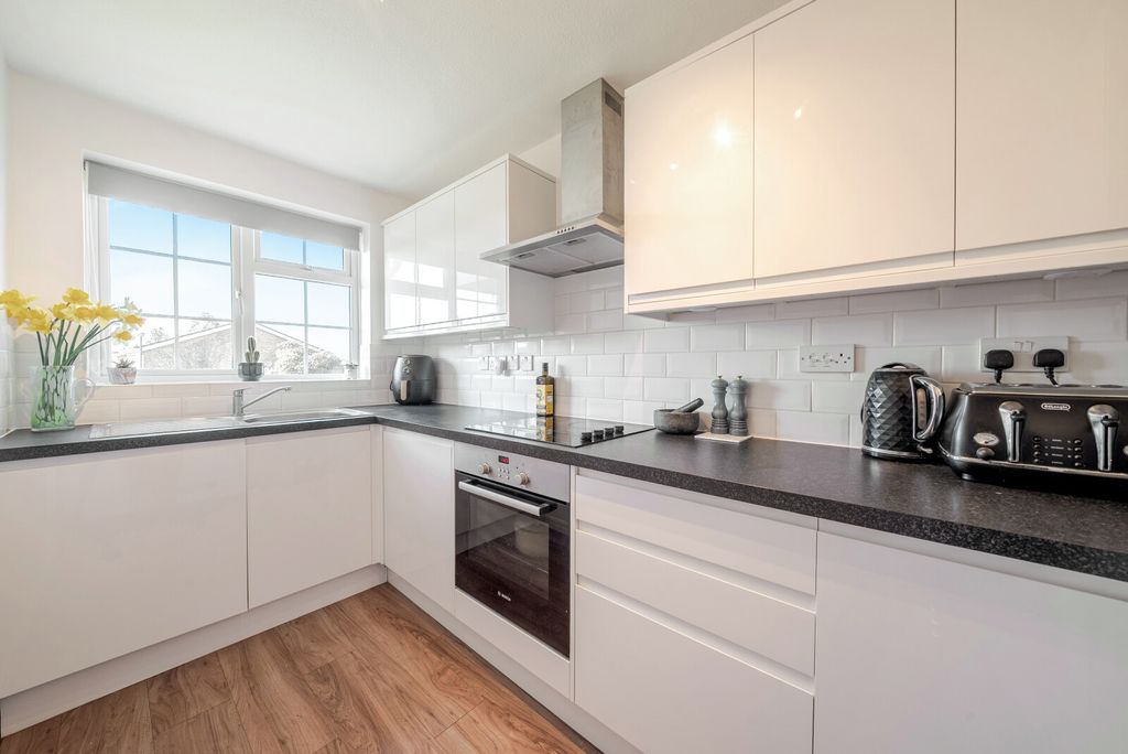 Property photo 3 of 14 1-69Bd16E9A8224-1...