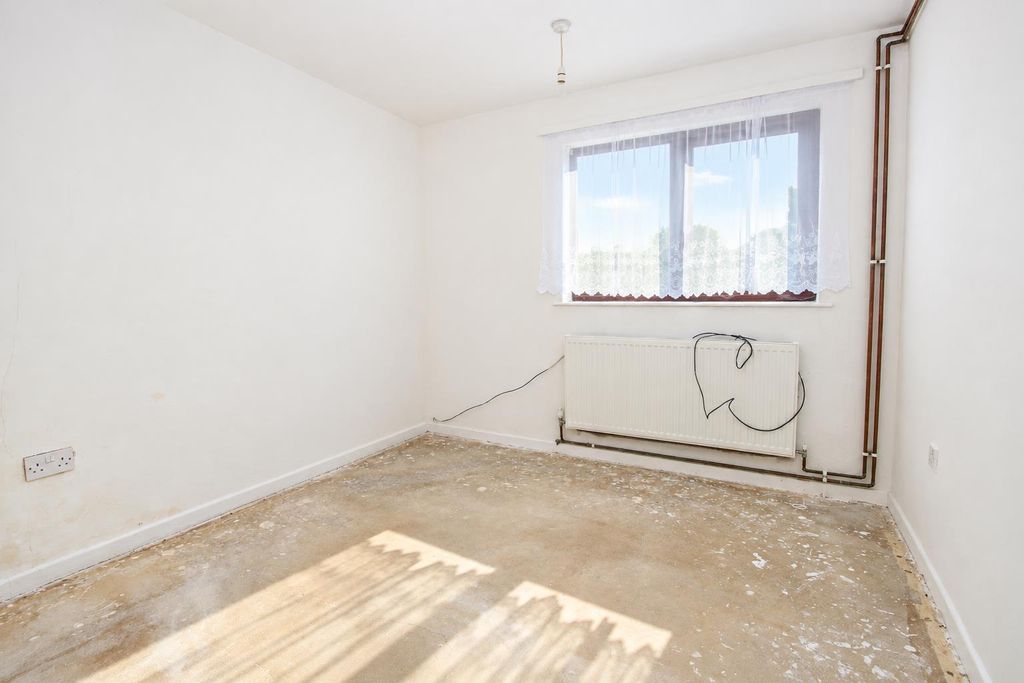 Property photo 3 of 8 1 (2).Png
