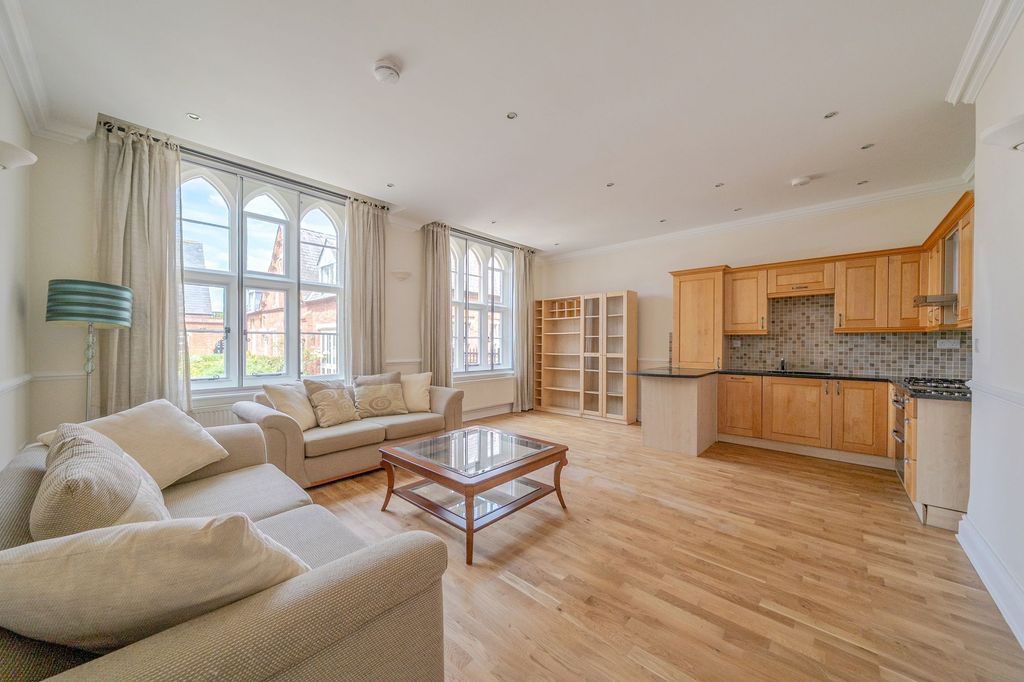 Property photo 2 of 10