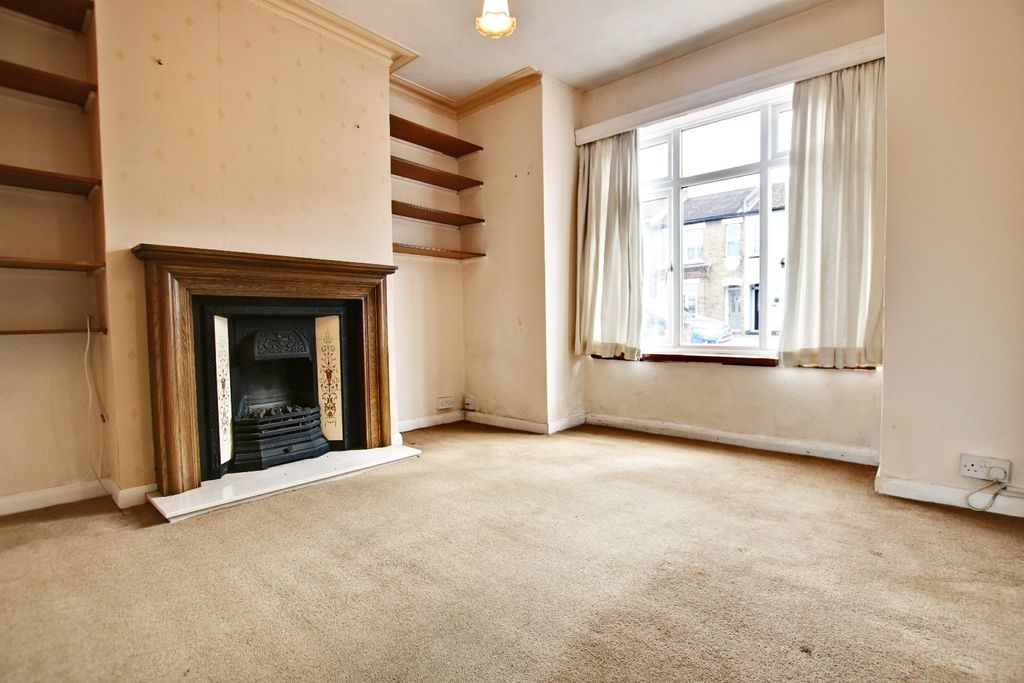 Property photo 3 of 19 2528233