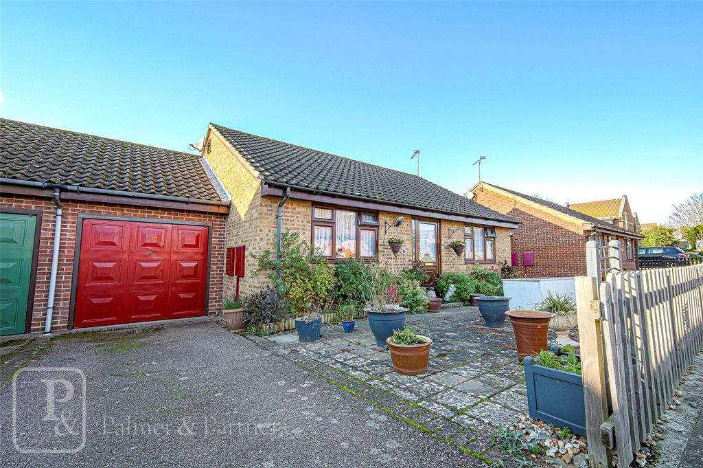 Property photo 1 of 10 External