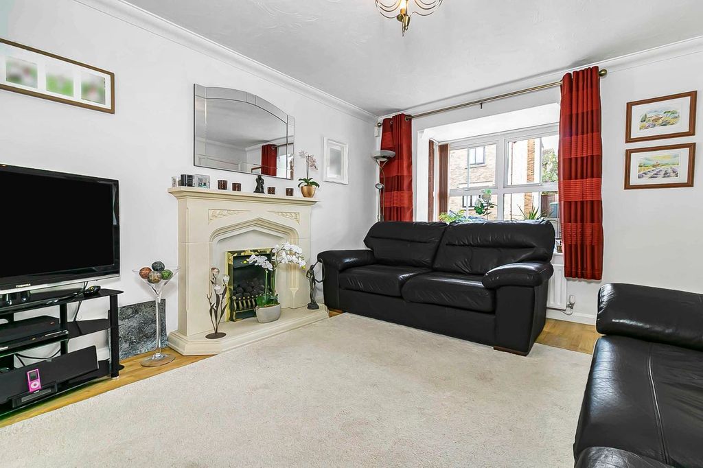 Property photo 3 of 17