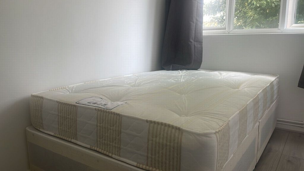 Property photo 1 of 15 Photo 4