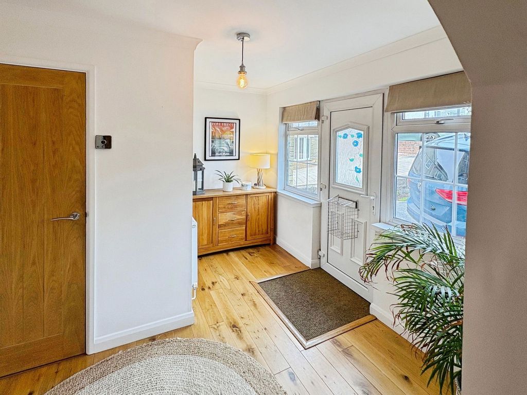 Property photo 3 of 34