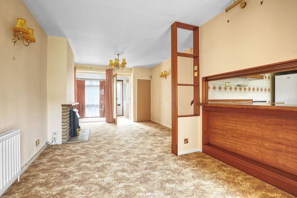 Property photo 3 of 13