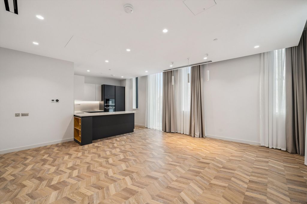 Property photo 3 of 16 Image