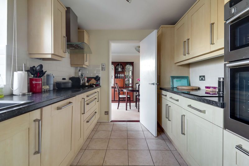 Property photo 3 of 16 Photo 7