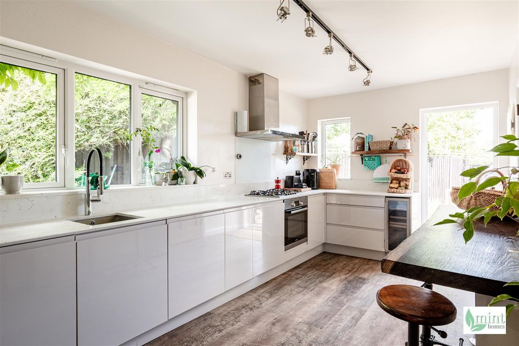 Property photo 2 of 25 St Georges Road - Watermark-2.Jpg