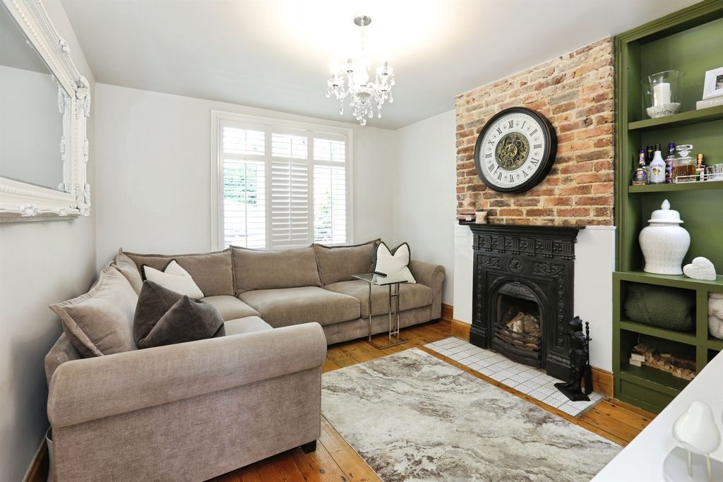 Property photo 2 of 13