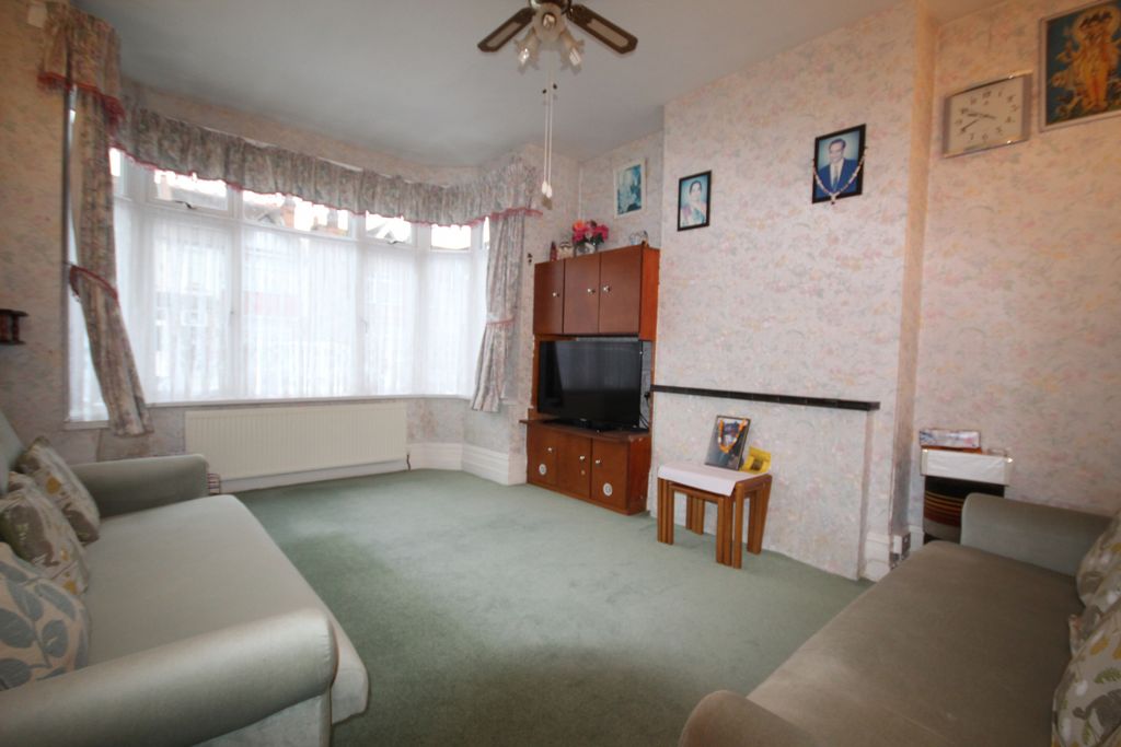 Property photo 3 of 11 Gallery
