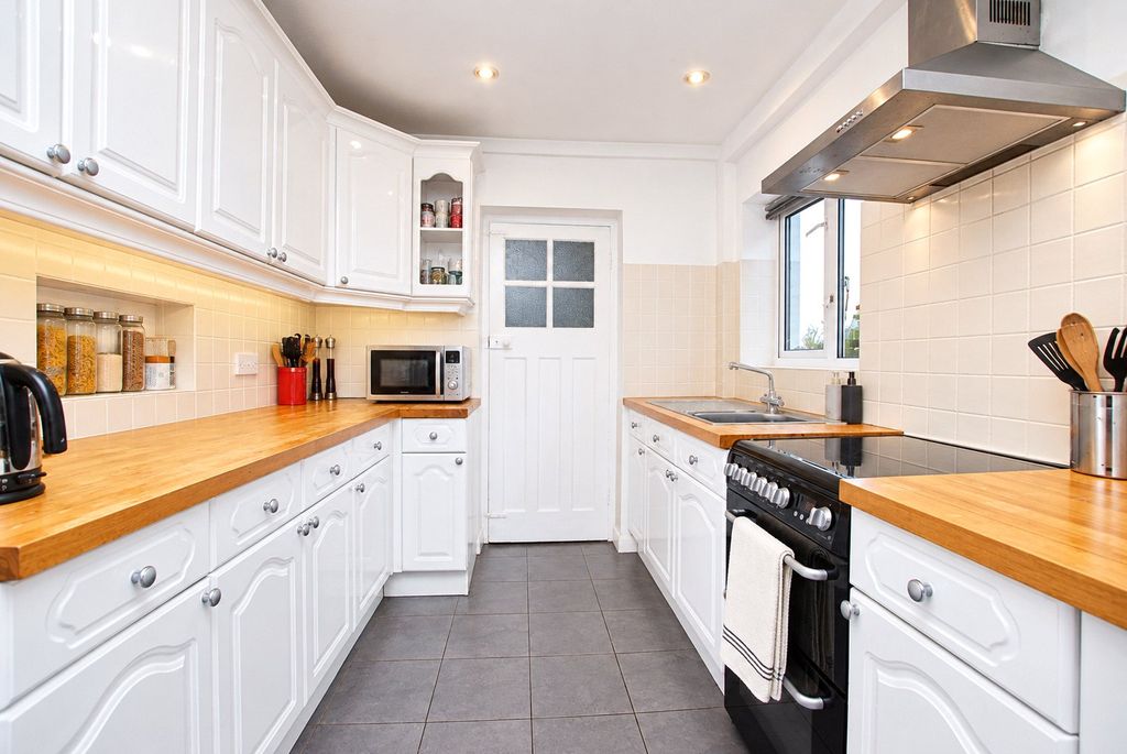 Property photo 2 of 9 Picture No. 26