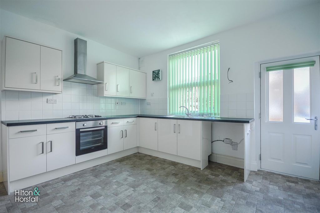 Property photo 3 of 10 Railway Street